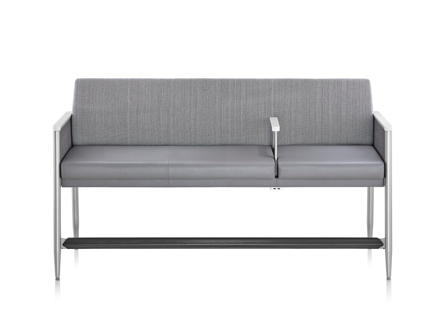 A line drawing - Nemschoff Palisade Easy Access Plus Chair–Divider Arm–Right Side Single Chair