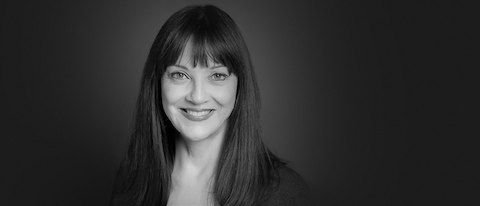 Product Designer Iris Dates