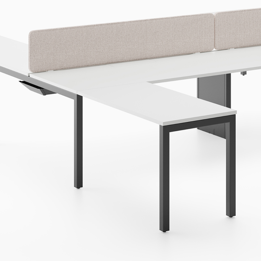 Una configurazione back-to-back di Layout Studio con un schermo Bound come divisorio per la privacy.
