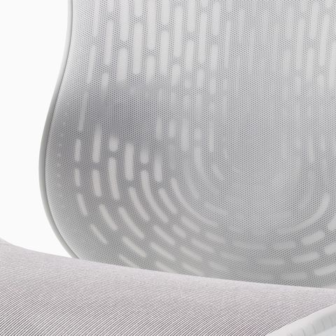 Detail of the Butterfly back of a Mirra 2 chair in alpine.