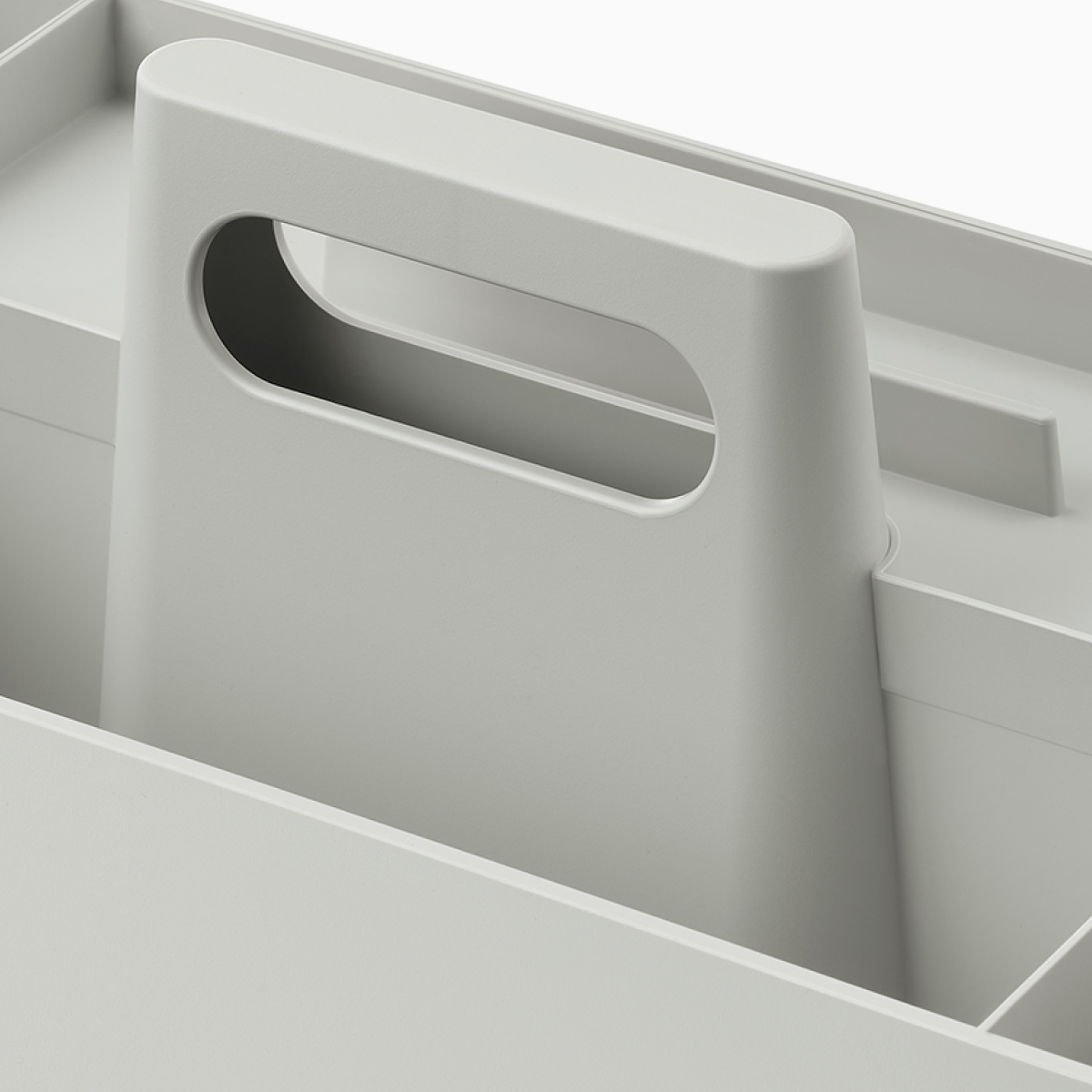Caja para útiles de trabajo OE1 gris, vista desde un ángulo.