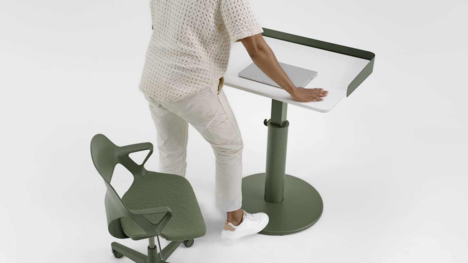 pi_prd_ovw_oe1_sit_to_stand_table.jpg